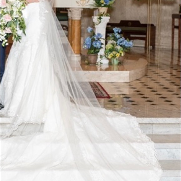 Wedding Dress - Picture 2 of 4